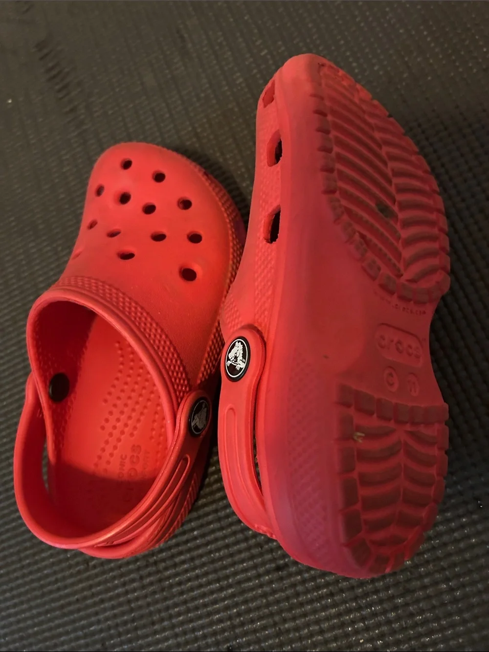 CROCS red kids